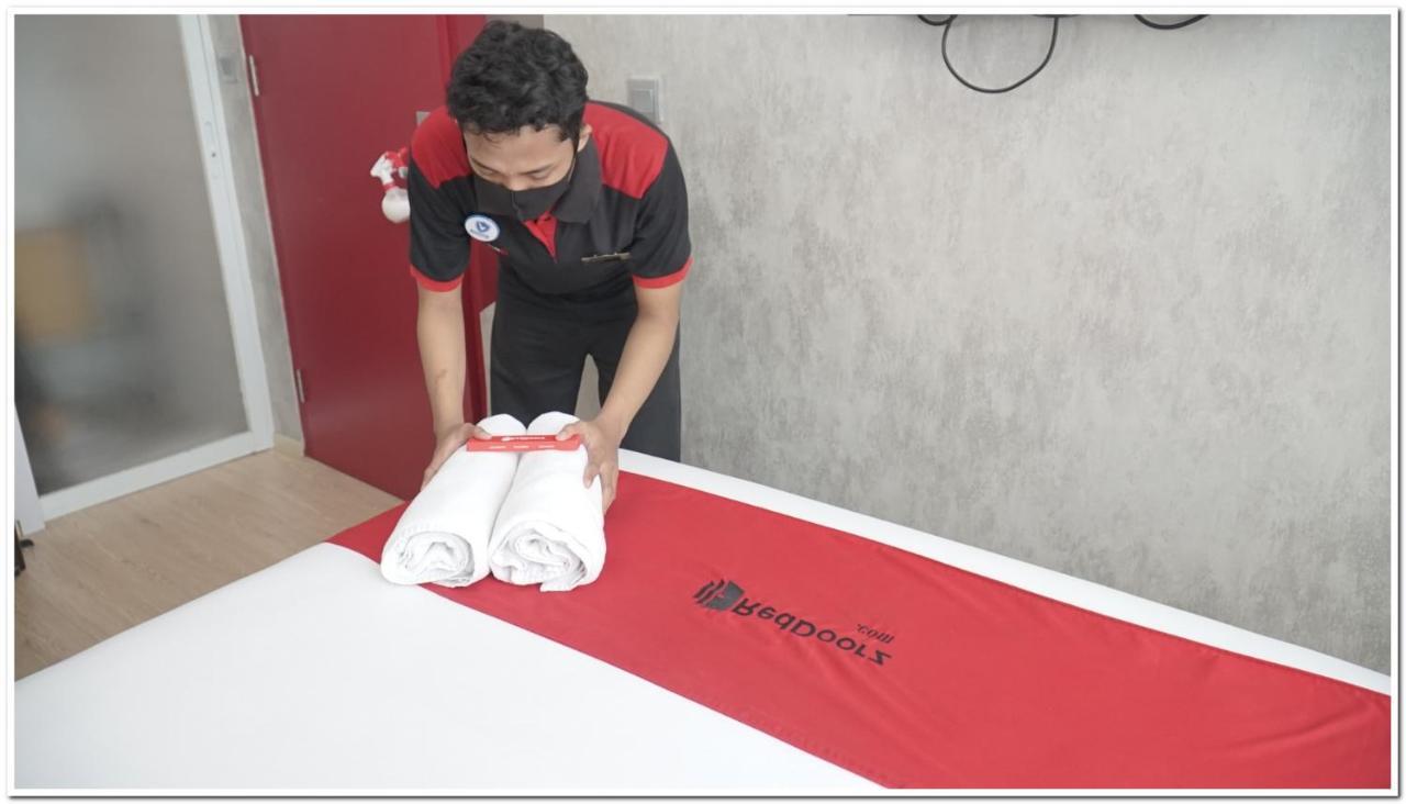 Reddoorz Plus @ Hotel Star 88 Tugu Extérieur photo