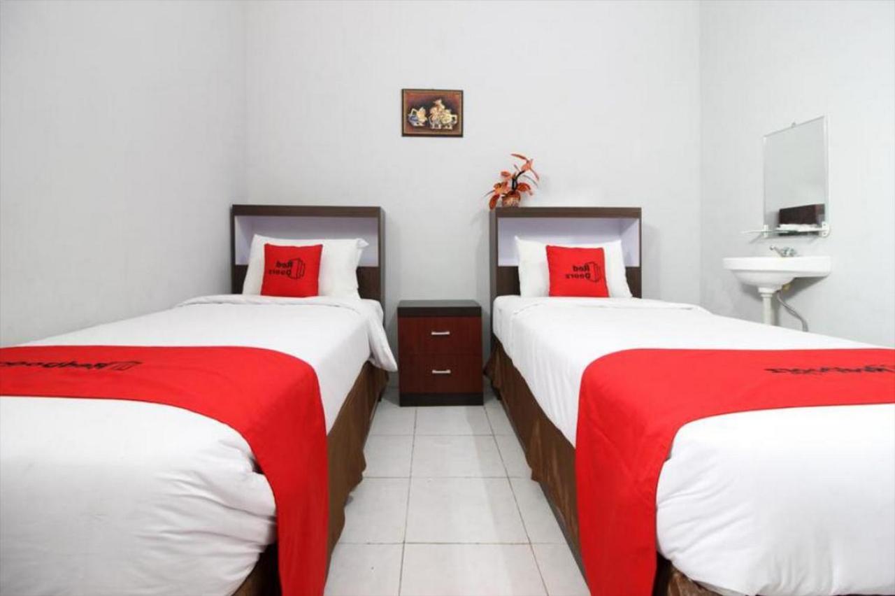 Reddoorz Plus @ Hotel Star 88 Tugu Extérieur photo