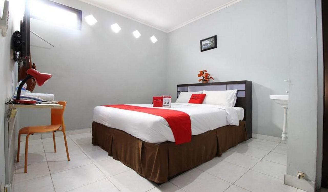 Reddoorz Plus @ Hotel Star 88 Tugu Extérieur photo