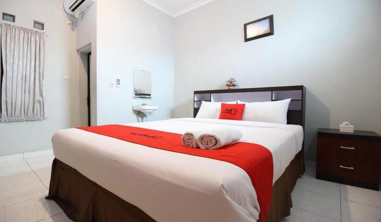 Reddoorz Plus @ Hotel Star 88 Tugu Extérieur photo
