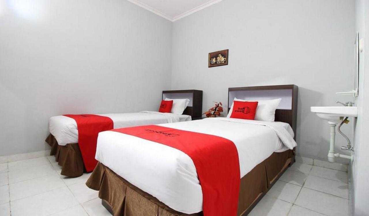 Reddoorz Plus @ Hotel Star 88 Tugu Extérieur photo
