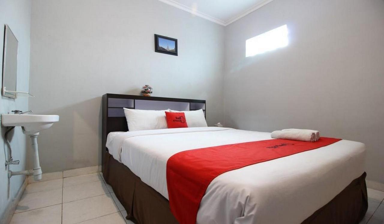 Reddoorz Plus @ Hotel Star 88 Tugu Extérieur photo