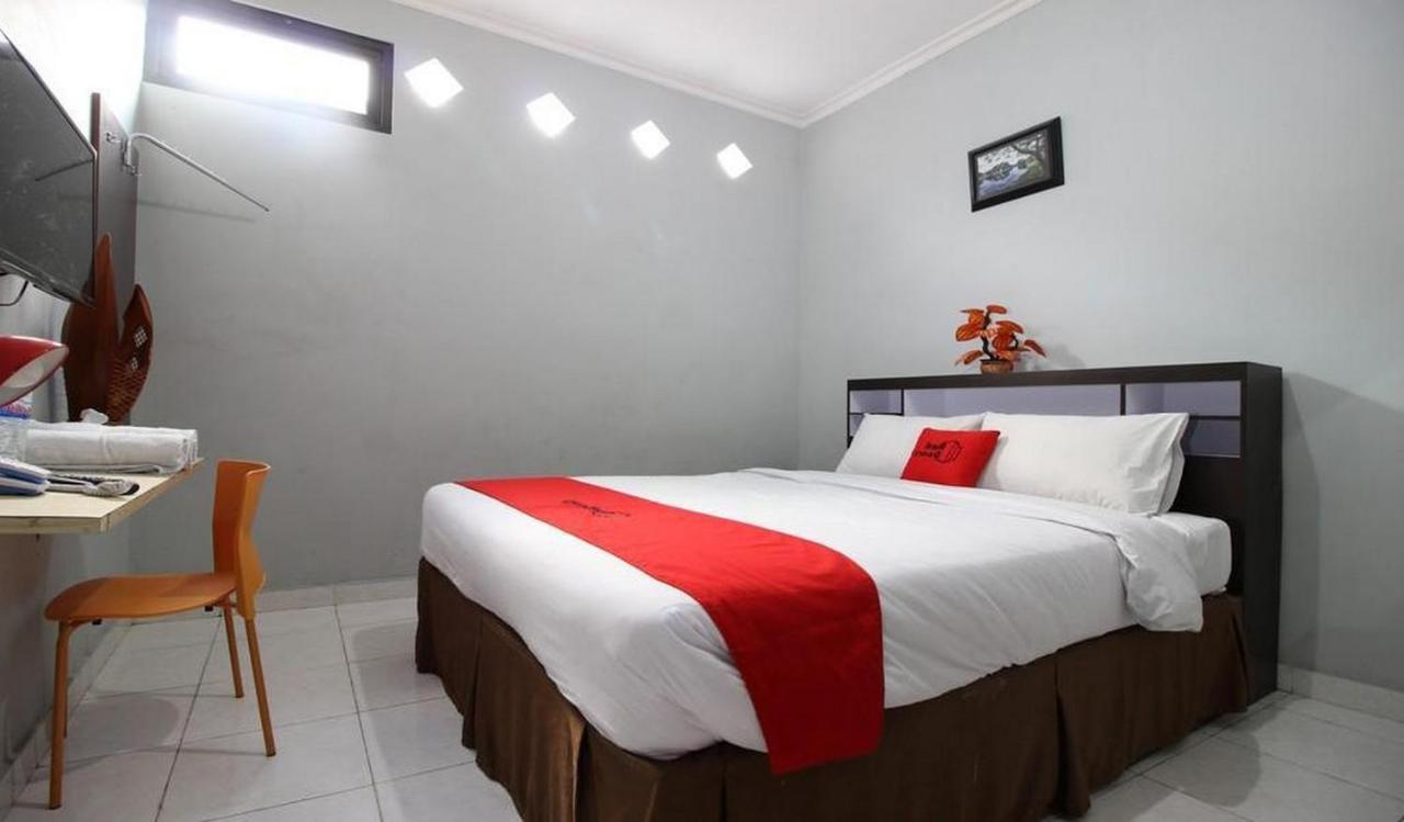 Reddoorz Plus @ Hotel Star 88 Tugu Extérieur photo