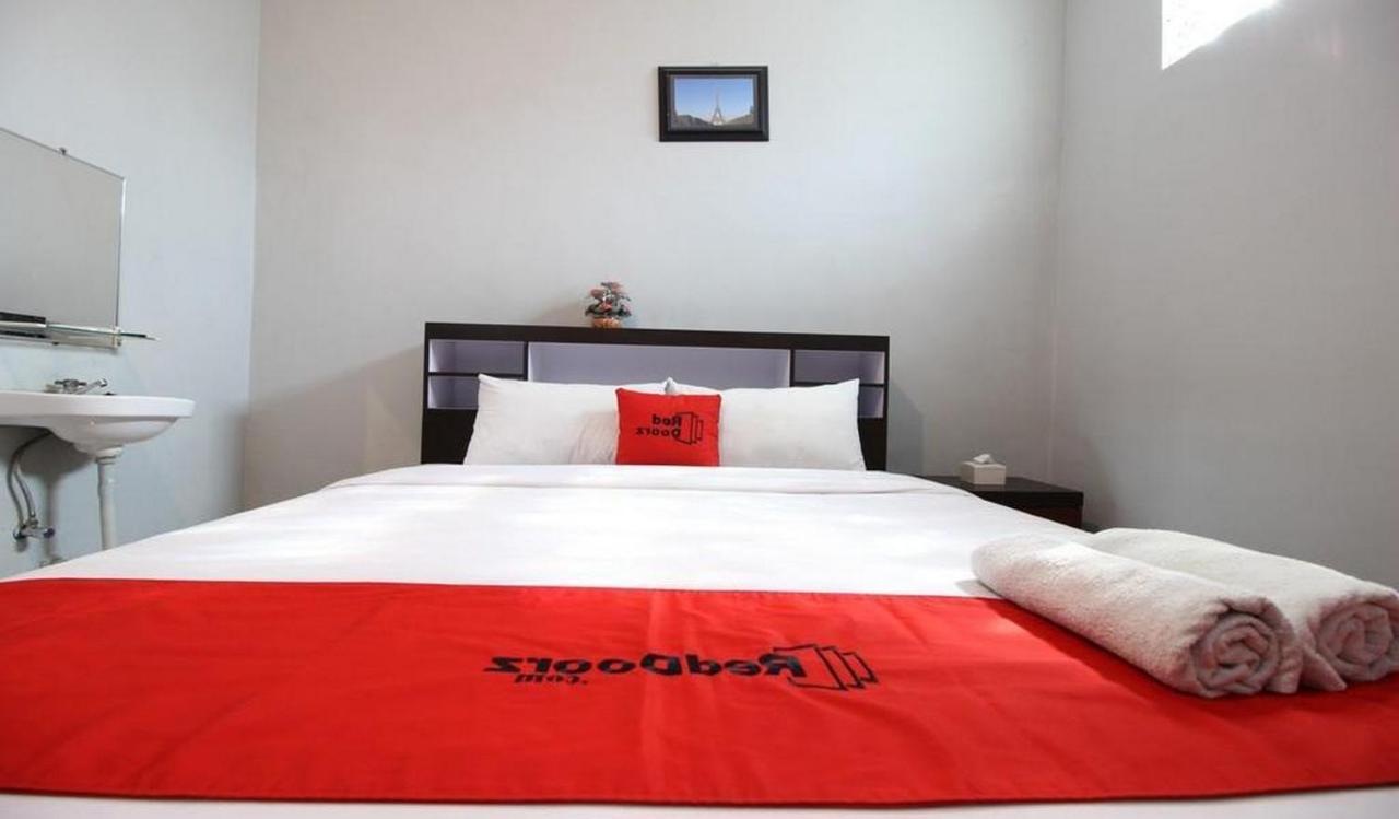 Reddoorz Plus @ Hotel Star 88 Tugu Extérieur photo