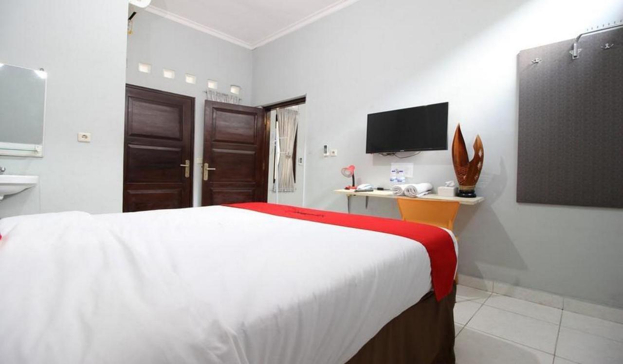 Reddoorz Plus @ Hotel Star 88 Tugu Extérieur photo